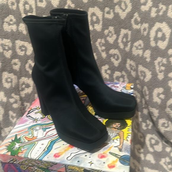 Jeffrey Campbell Arcadia Forest Green Neoprene Booties New 🆕 & Never Worn 😍 - Picture 5 of 17